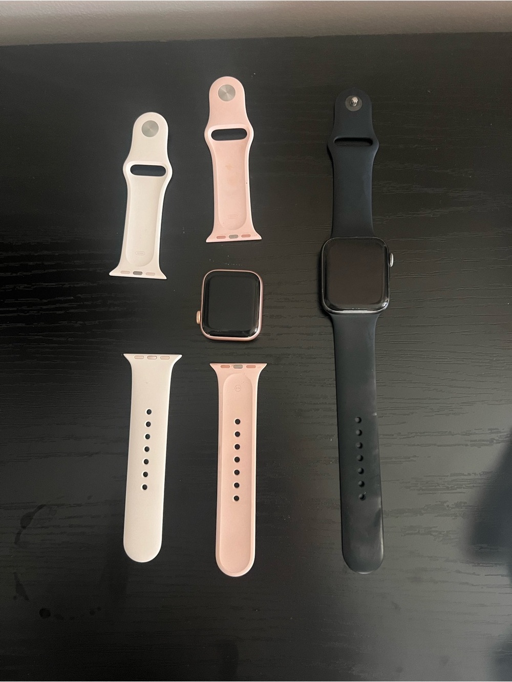 Set of 2 broken Apple Watch SE’s with extra band